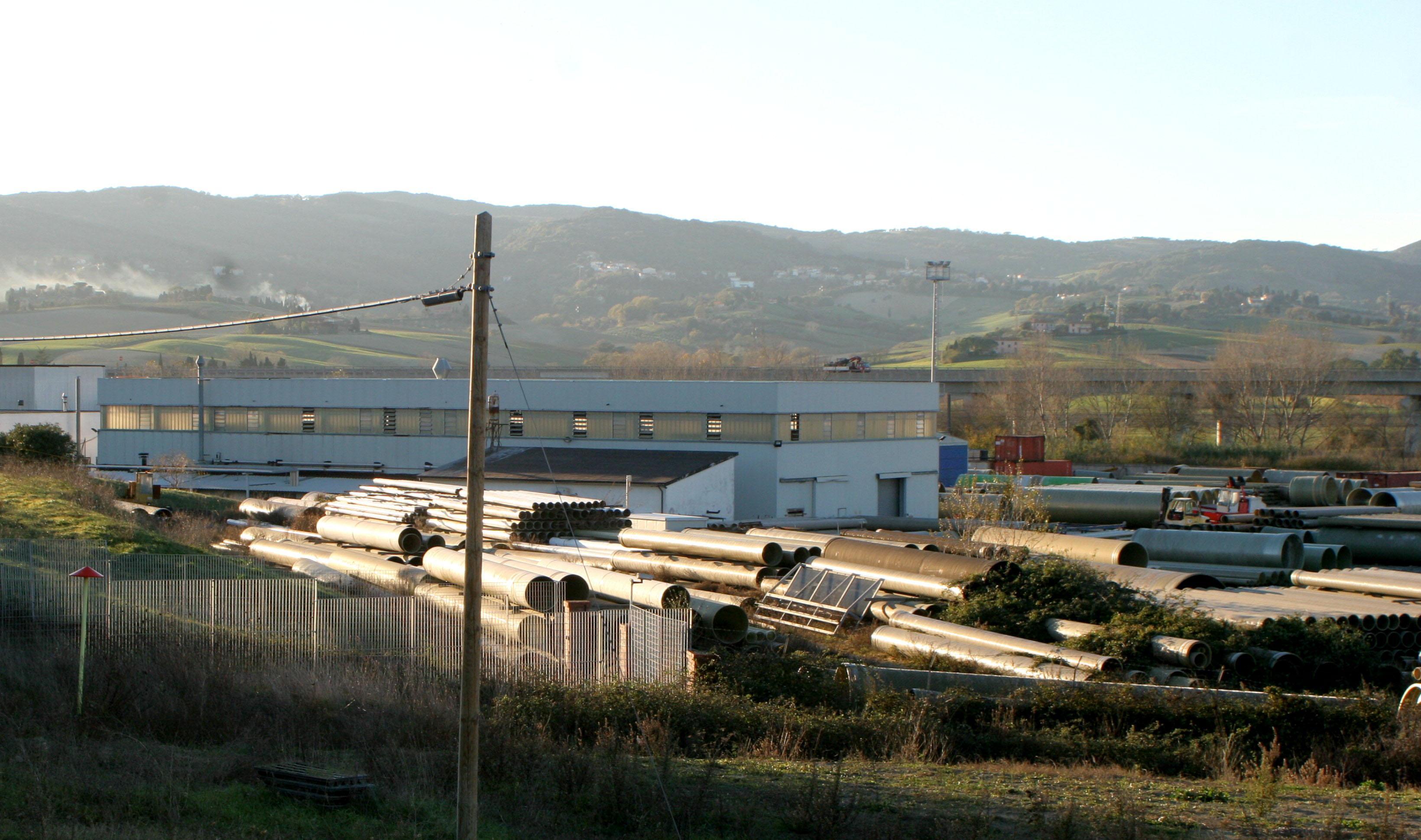 Veduta dell'ex Sarplast di Santa Luce
