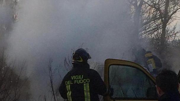 Dopo il rogo scattano i controlli