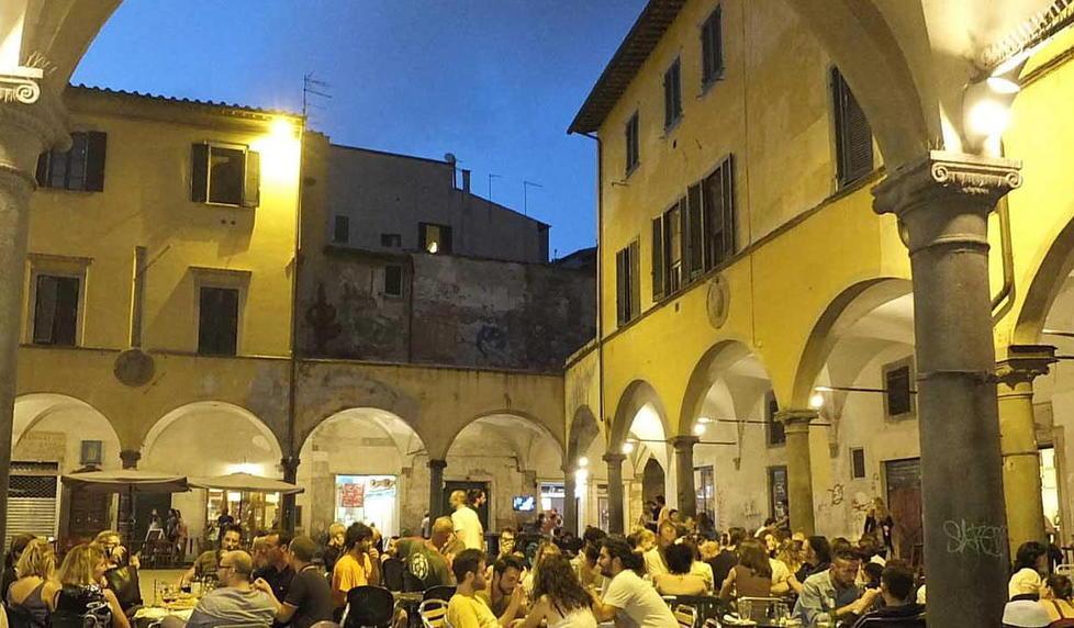 Divieto di bivacchi in tutto il centro 