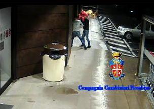 Presi gli scassinatori del bancomat 