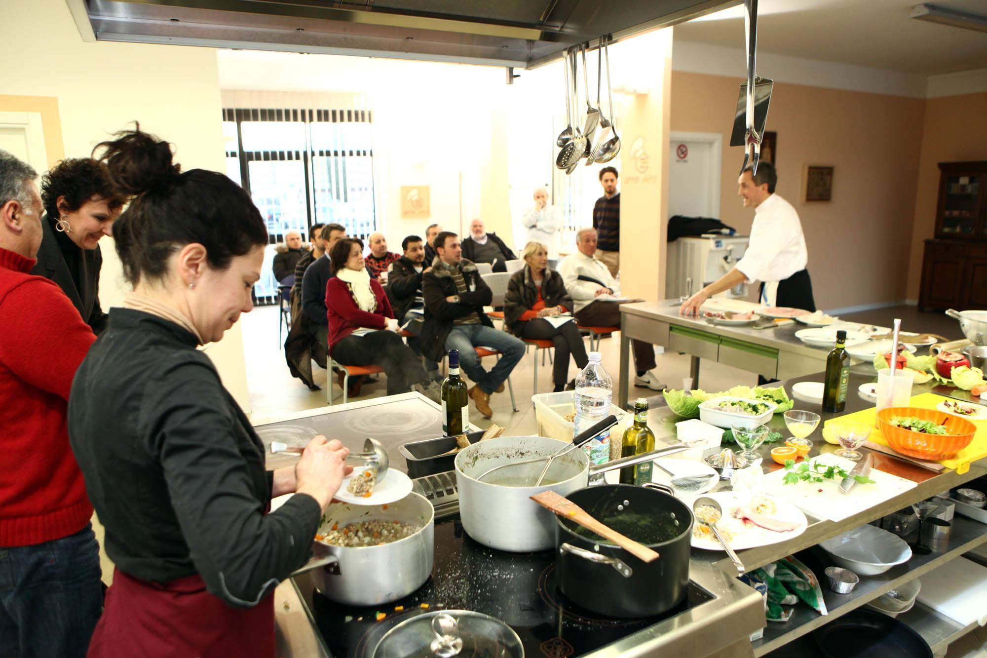 La scuola di cucina "Cotto ad arte" di Confesercenti (Foto Nucci)