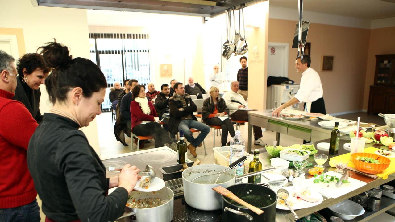 La scuola di cucina "Cotto ad arte" di Confesercenti (Foto Nucci)