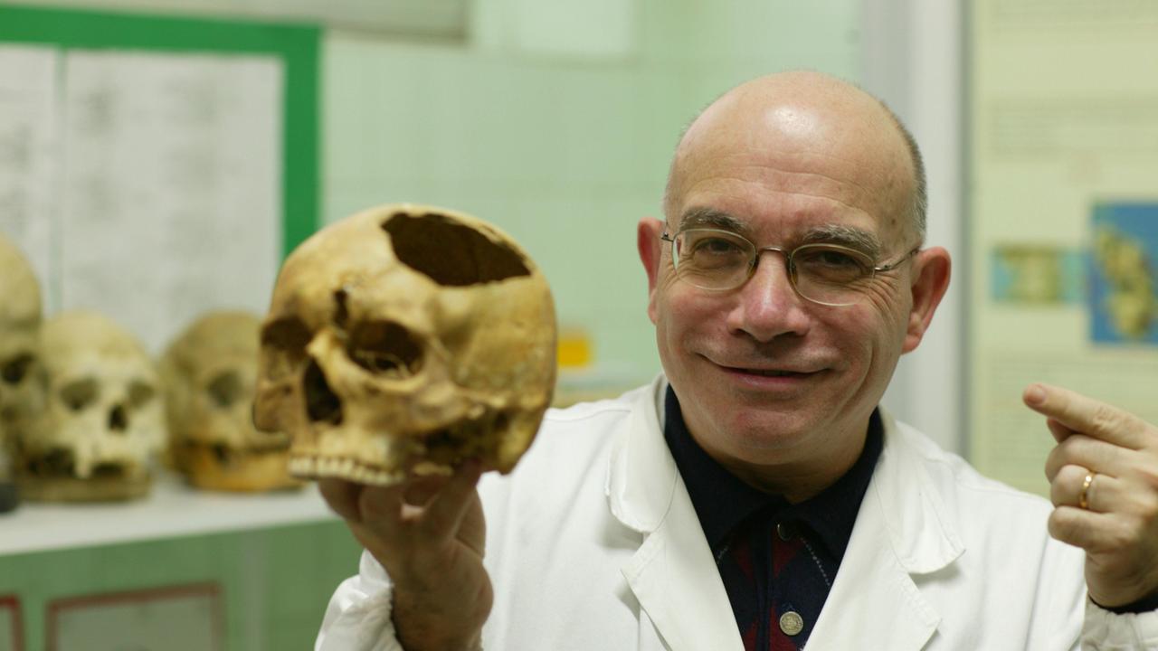 Il professor Gino Fornaciari