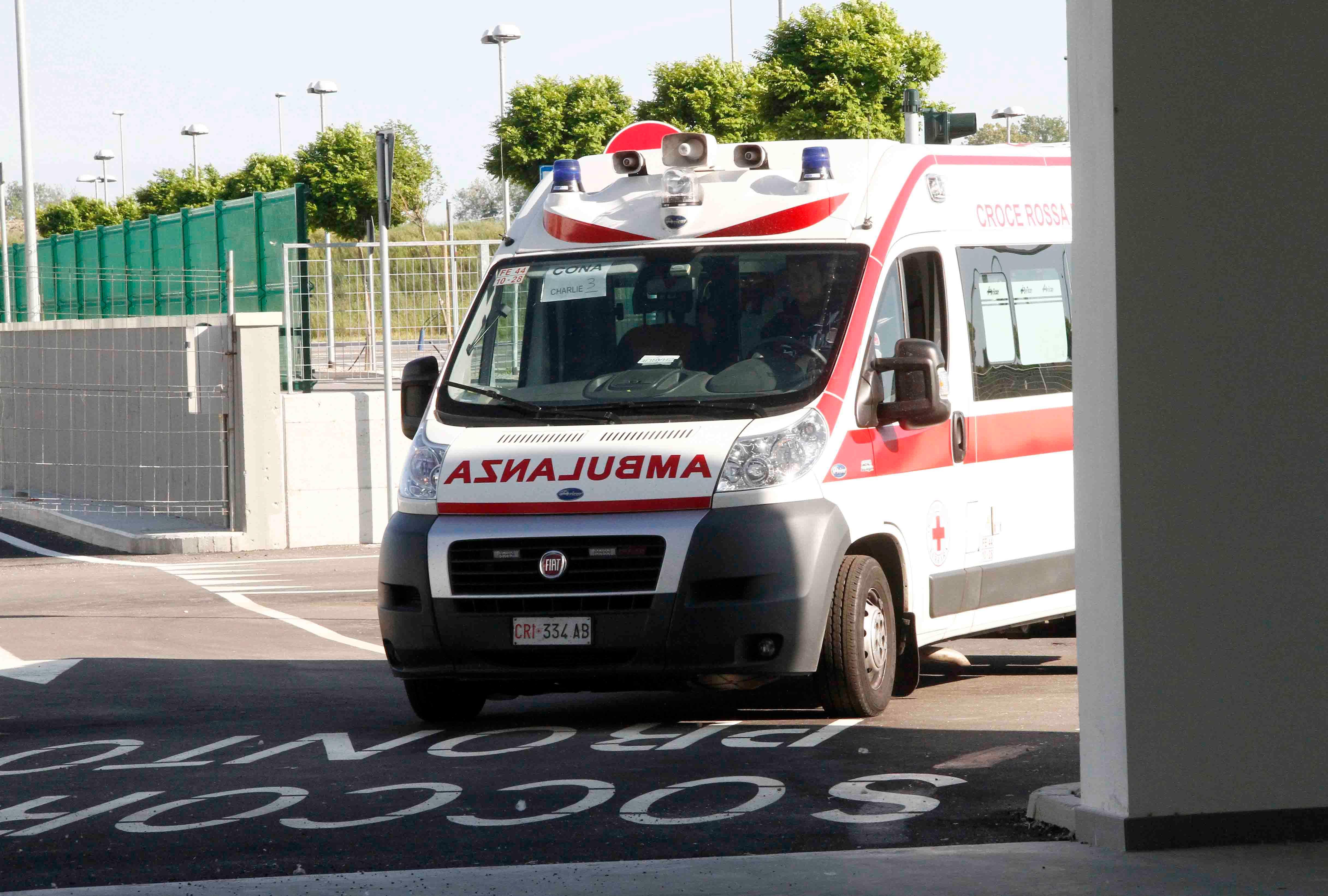 A Casumaro è intervenuta l'ambulanza del 118 (foto archivio)