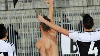 Fa discutere il saluto romano di Perez
