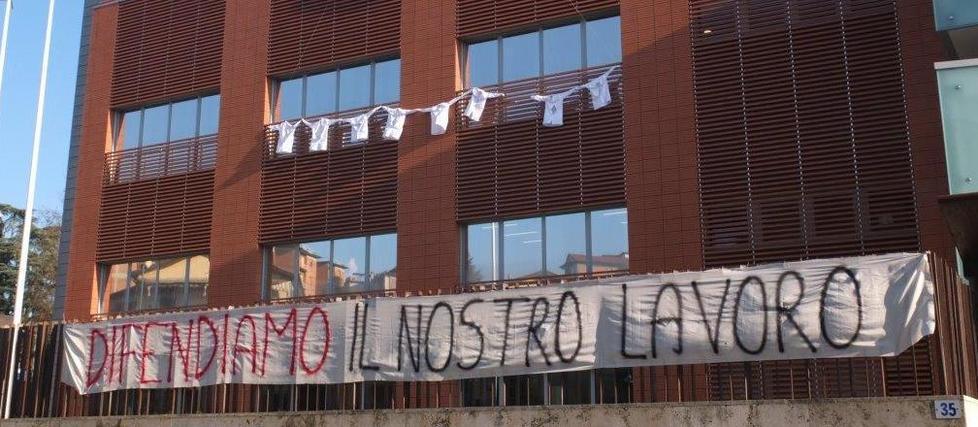 Biotech licenzia tutti, occupata la sede 