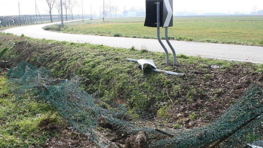 È ubriaco e scappa all’alt Si schianta con la sua auto