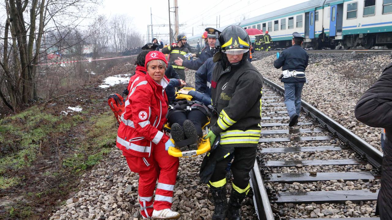 Scontro fra treni a Rubiera sulla linea Milano-Bologna: otto contusi