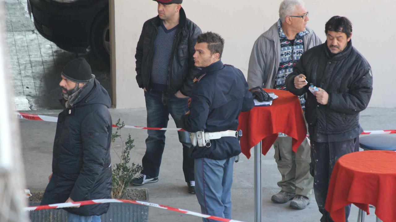 Un sopralluogo della polizia dopo una rapina (archivio)