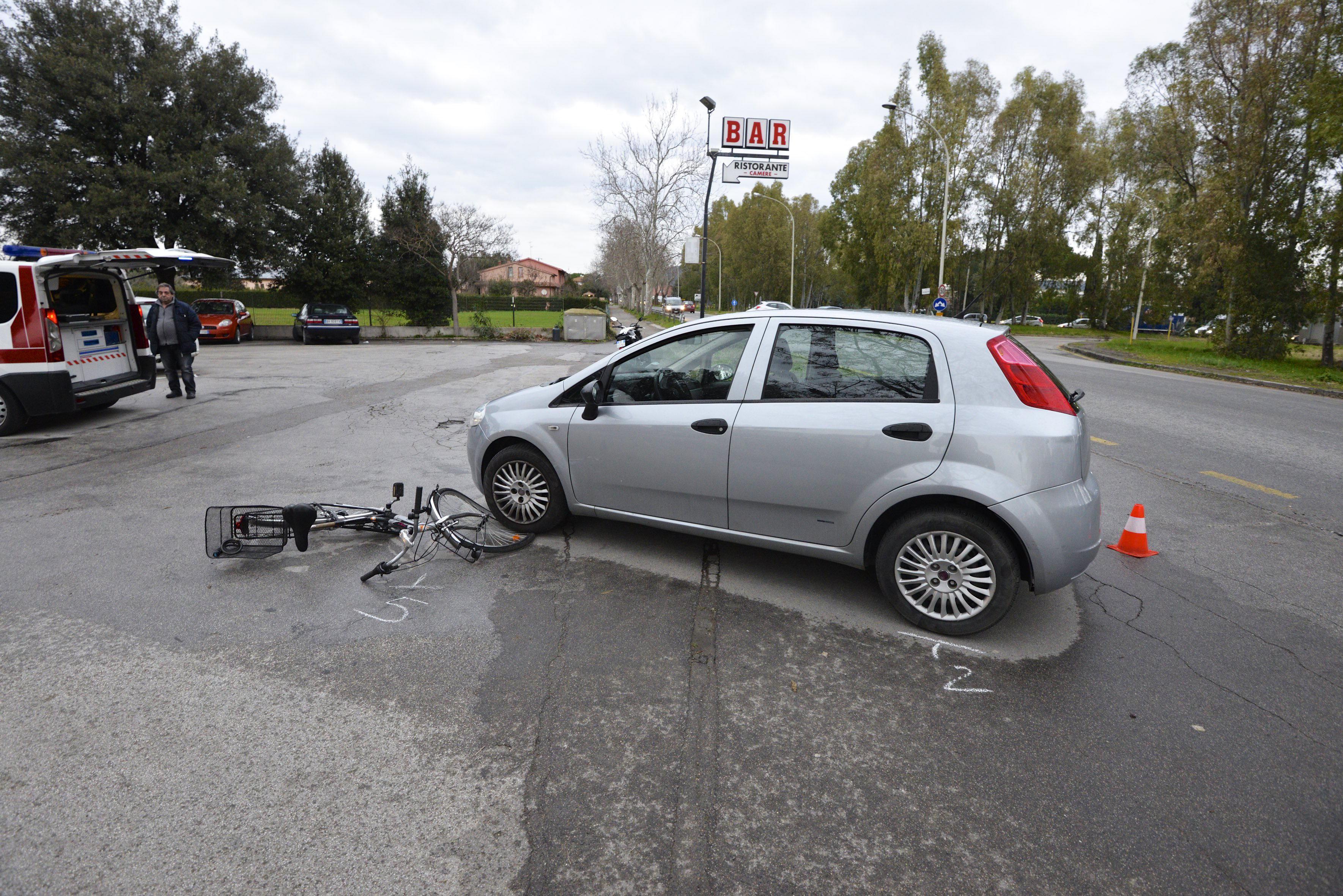 Un'immagine dell'incidente sulla Senese (foto Bf)