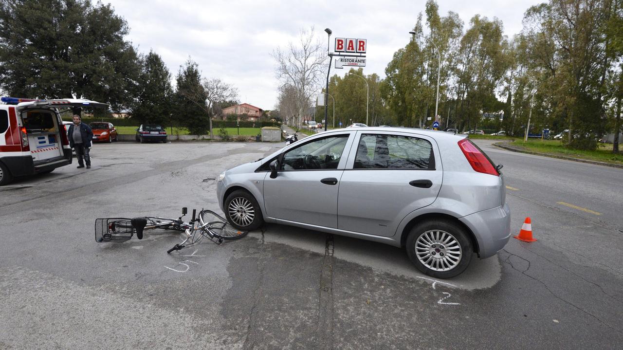 Un'immagine dell'incidente sulla Senese (foto Bf)