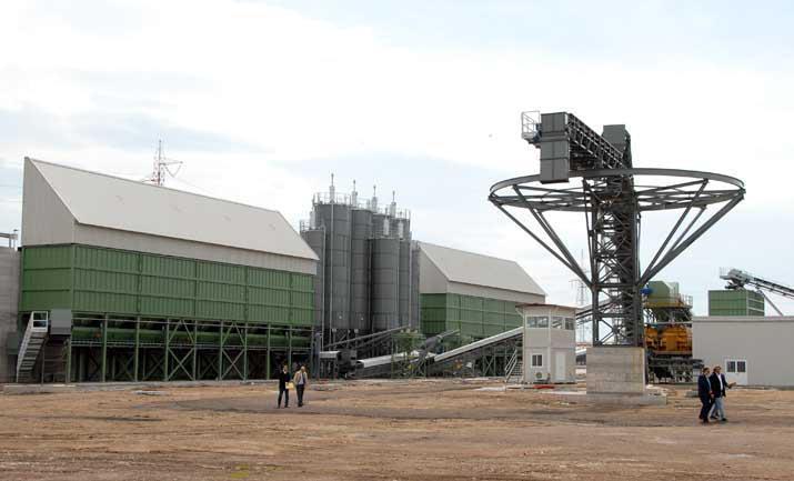 L’impianto Rimateria per il riciclaggio dei rifiuti industriali (foto Paolo Barlettani)