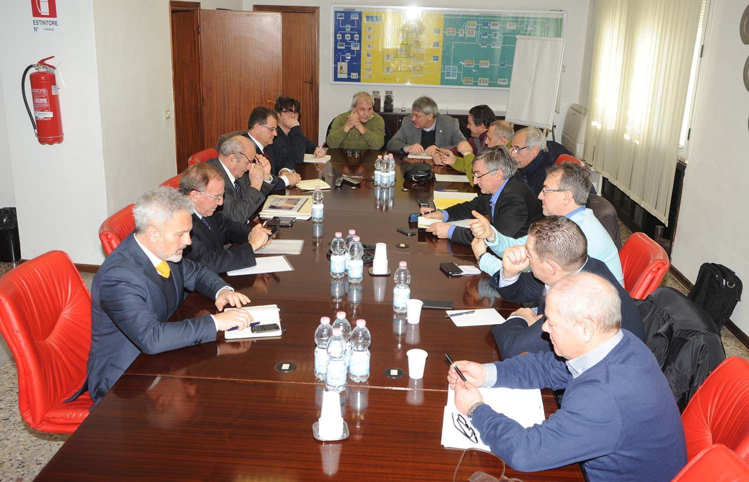 L'ultimo incontro tra Cevital e sindacali nazionali e territoriali (foto Pabar)