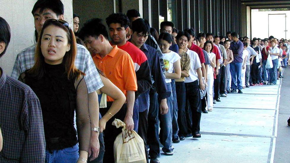 Negli ultimi dieci anni tremila nuovi italiani