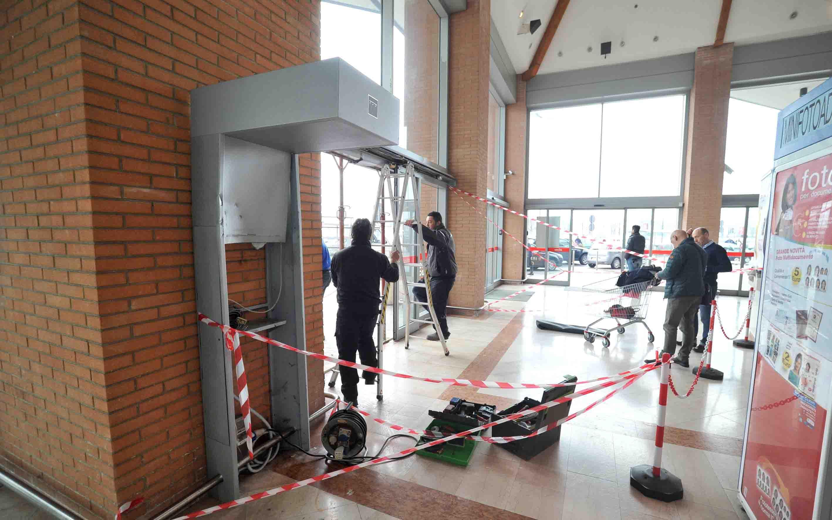 Furto a Panorama: nel bancomat c’erano 112.000 euro 