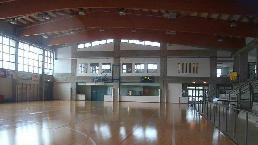 Furto e atti vandalici all’interno del PalaEnza