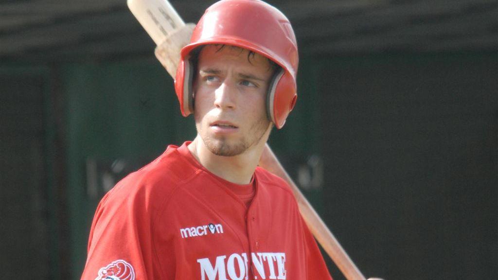 Niccolò Biscontri durante una partita di baseball