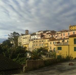 Il centro abitato di Rio nell'Elba 