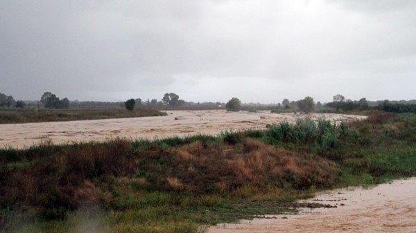 L'Albegna in piena durante l'alluvione di ottobre 2014 (foto Enzo Russo)