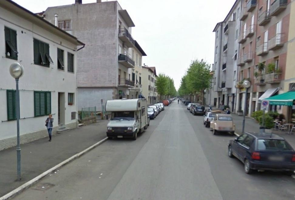 Rissa tra 15 stranieri bottiglie rotte e urla Arriva la Volante