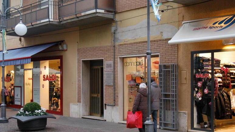 «Negozi inutili in città» Bufera sulla maggioranza