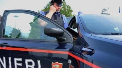 Rapina la banca armato di taglierino