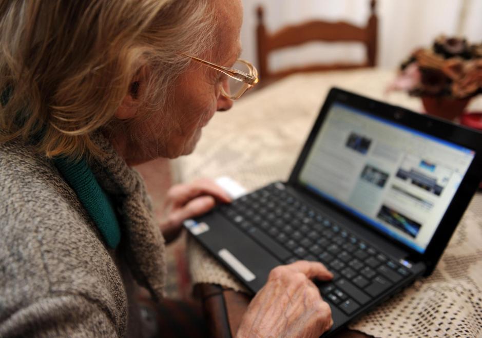Lezioni agli adulti sull’uso dei “social” 