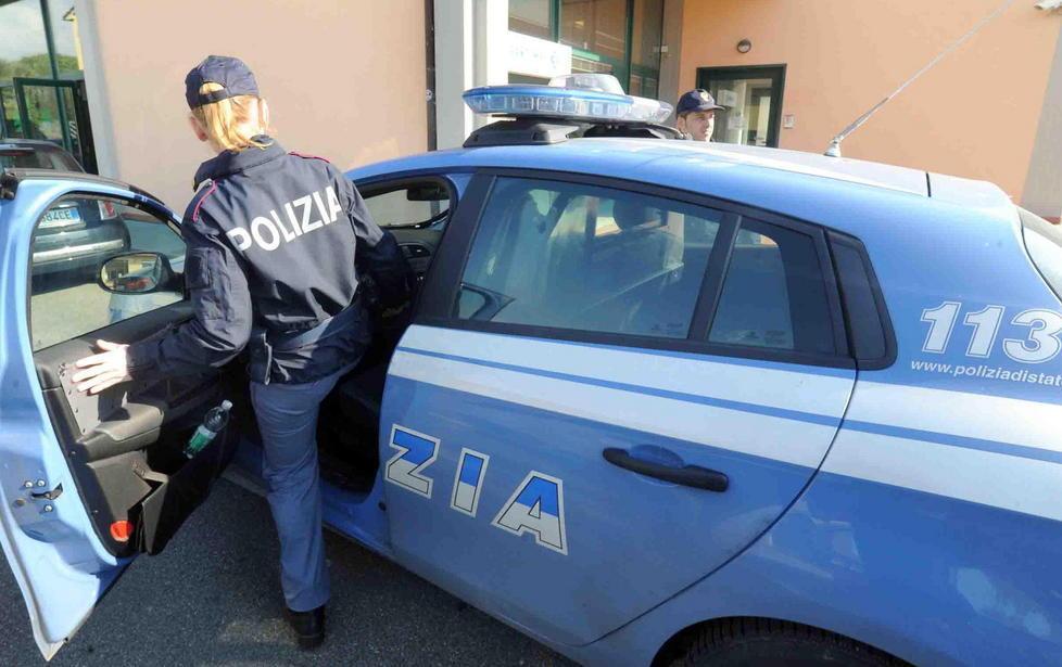 «Spray negli occhi per rubarmi tre euro» 