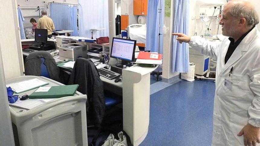 Il dottor Eugenio Orsitto, direttore del dipartimento Dea di Cisanello