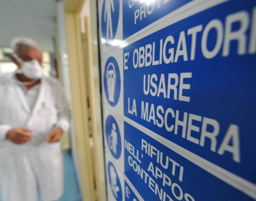 Giovane ricoverato per meningite di tipo C