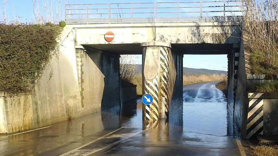 Sottopasso in tilt da giorni