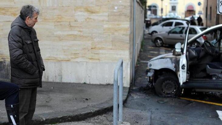 Filmato l’incendiario ecco il suo identikit