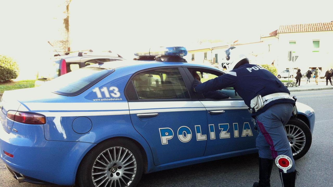 Una volante della polizia