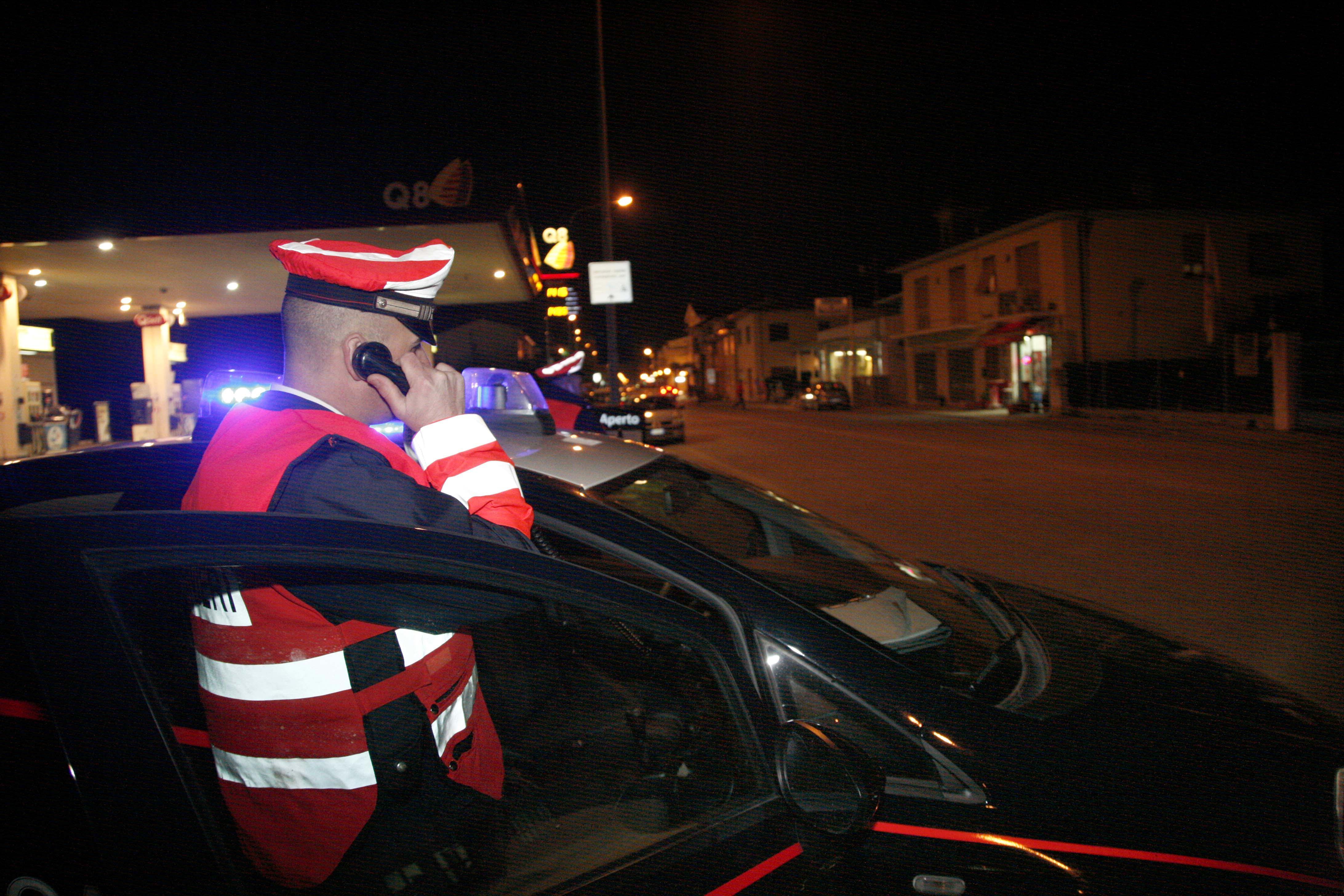 I controlli dei carabinieri a Torre del Lago