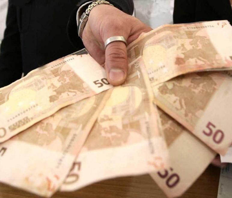 Falsi collezionisti di banconote all’opera