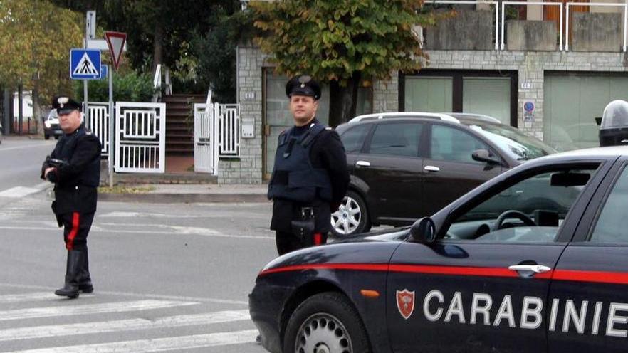 Sedicenne derubato e minacciato