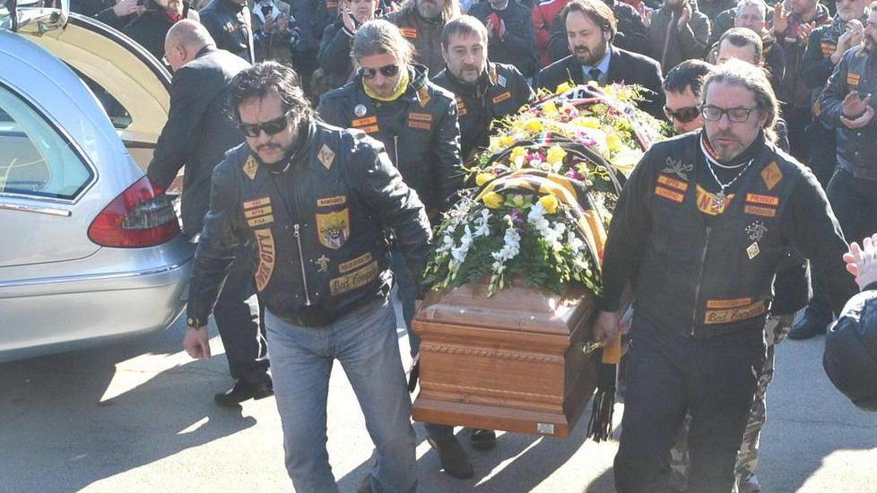 I bikers danno l’addio all’amico Lorenzo