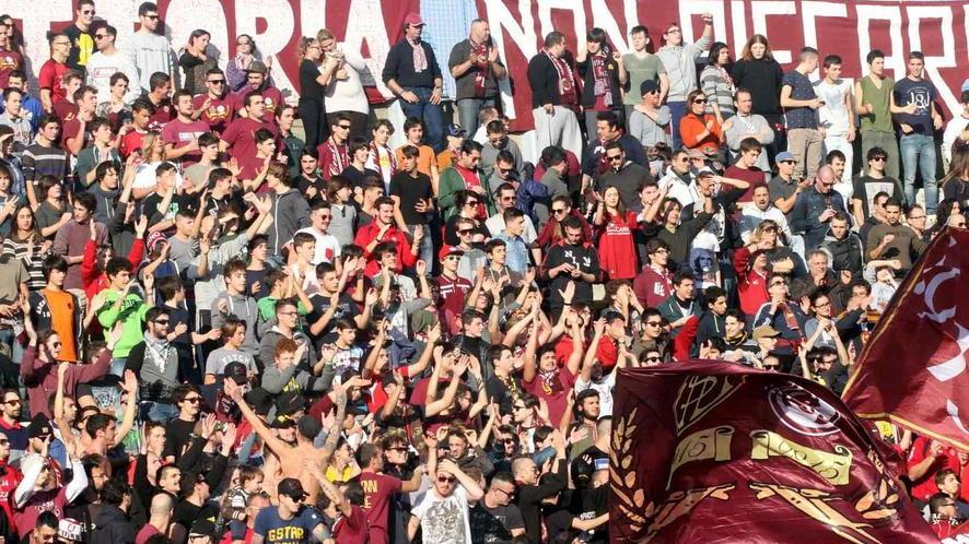 Solo cinque euro in curva lo stadio deve essere pieno