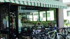 Ladri in tuta da sub da Alessi bici