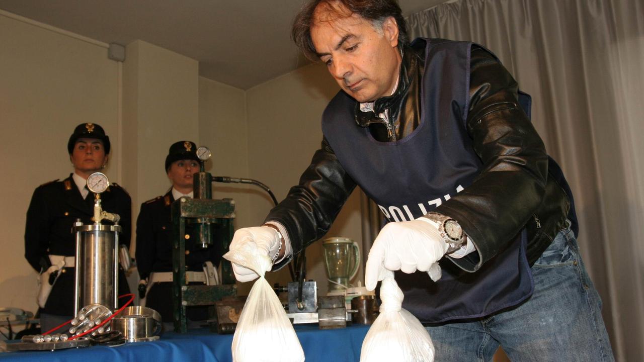 Un sequestro di eroina fatto dalla polizia (archivio)