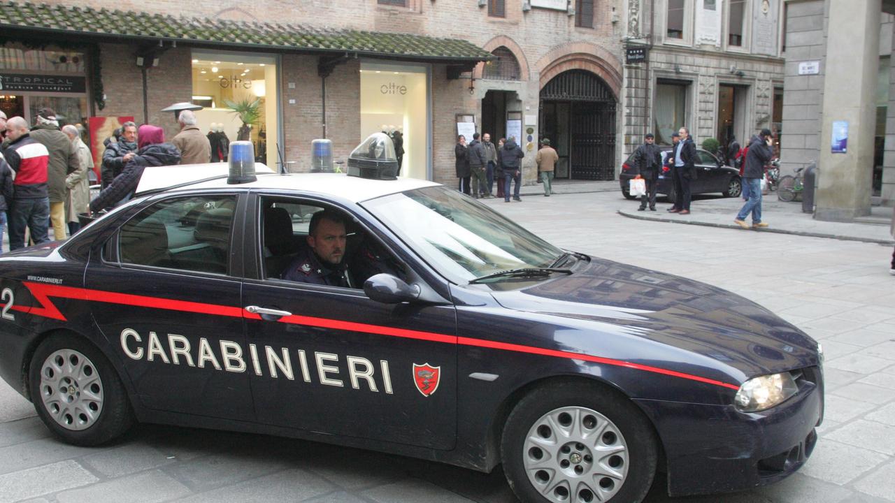 Accoltellato in centro storico, tre arrestati