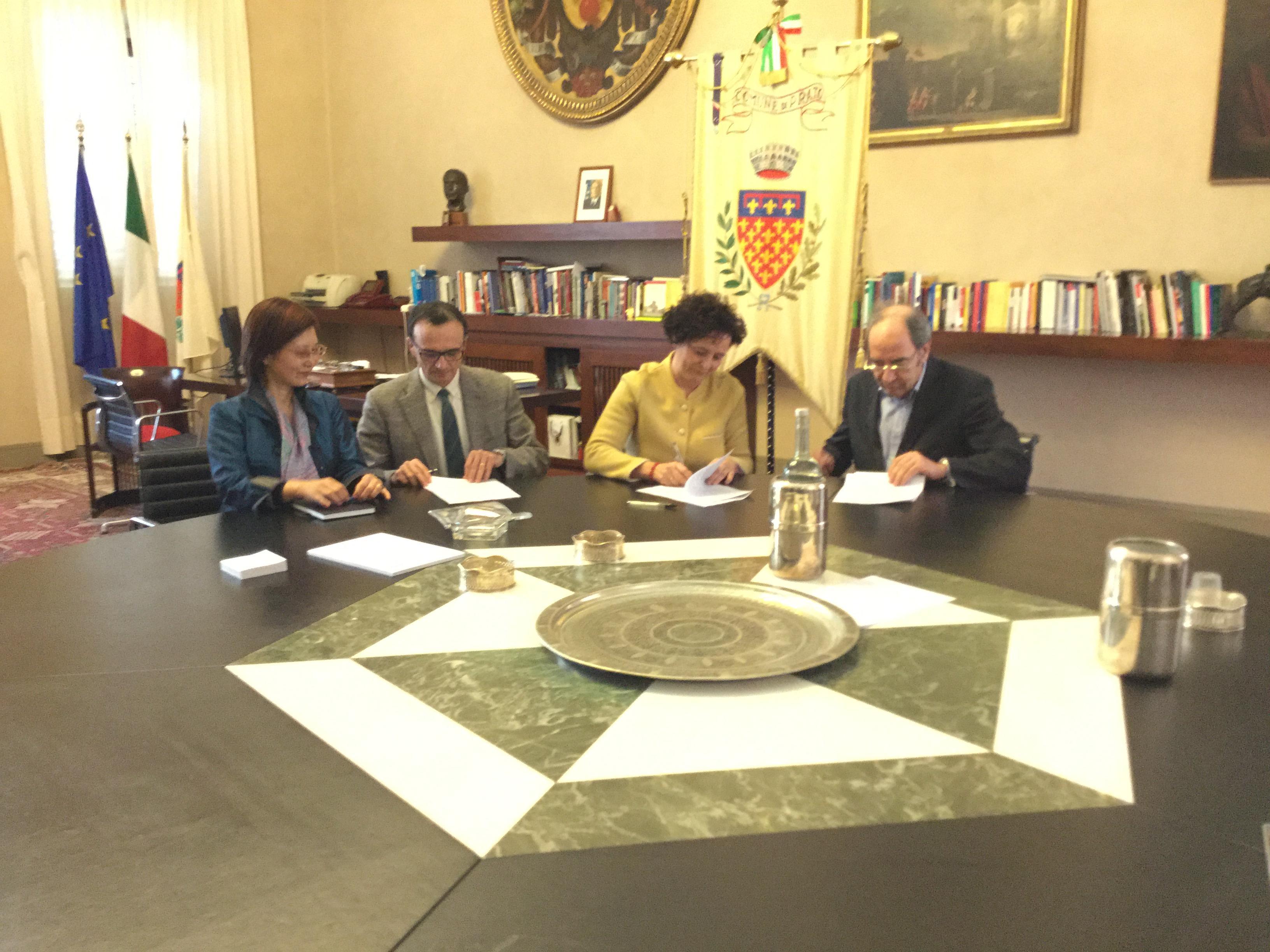 La firma dell'accordo tra Comune di Prato, Pin, Istituto Confucio
