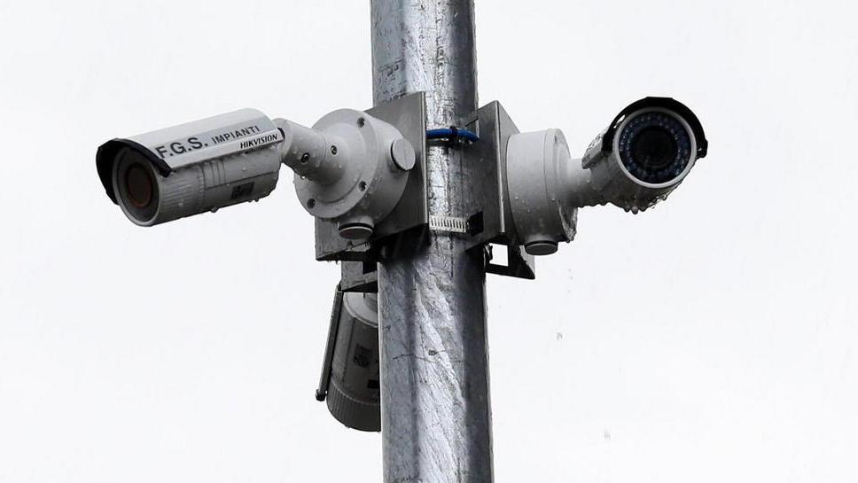 Arrivano le telecamere nel parco