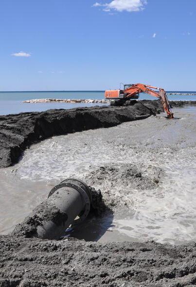 Due nuovi pennelli alla spiaggia delle Gorette, lavori al via