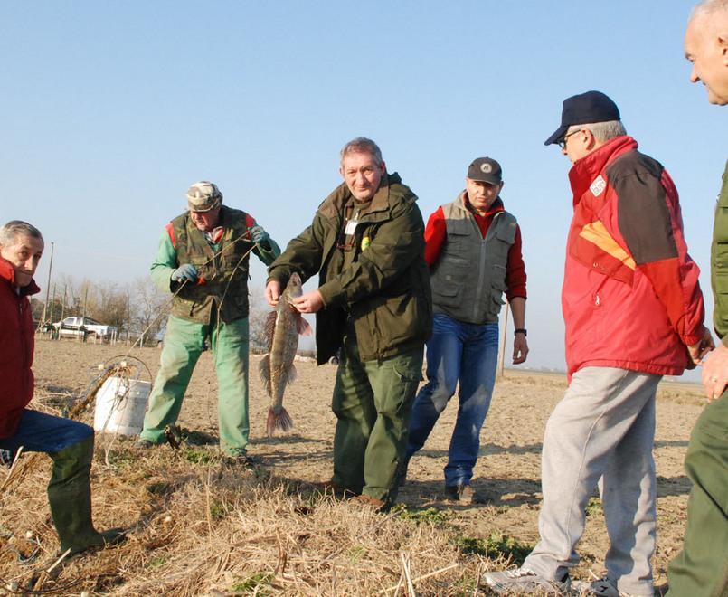 Pesca, sequestrate le reti illegali 