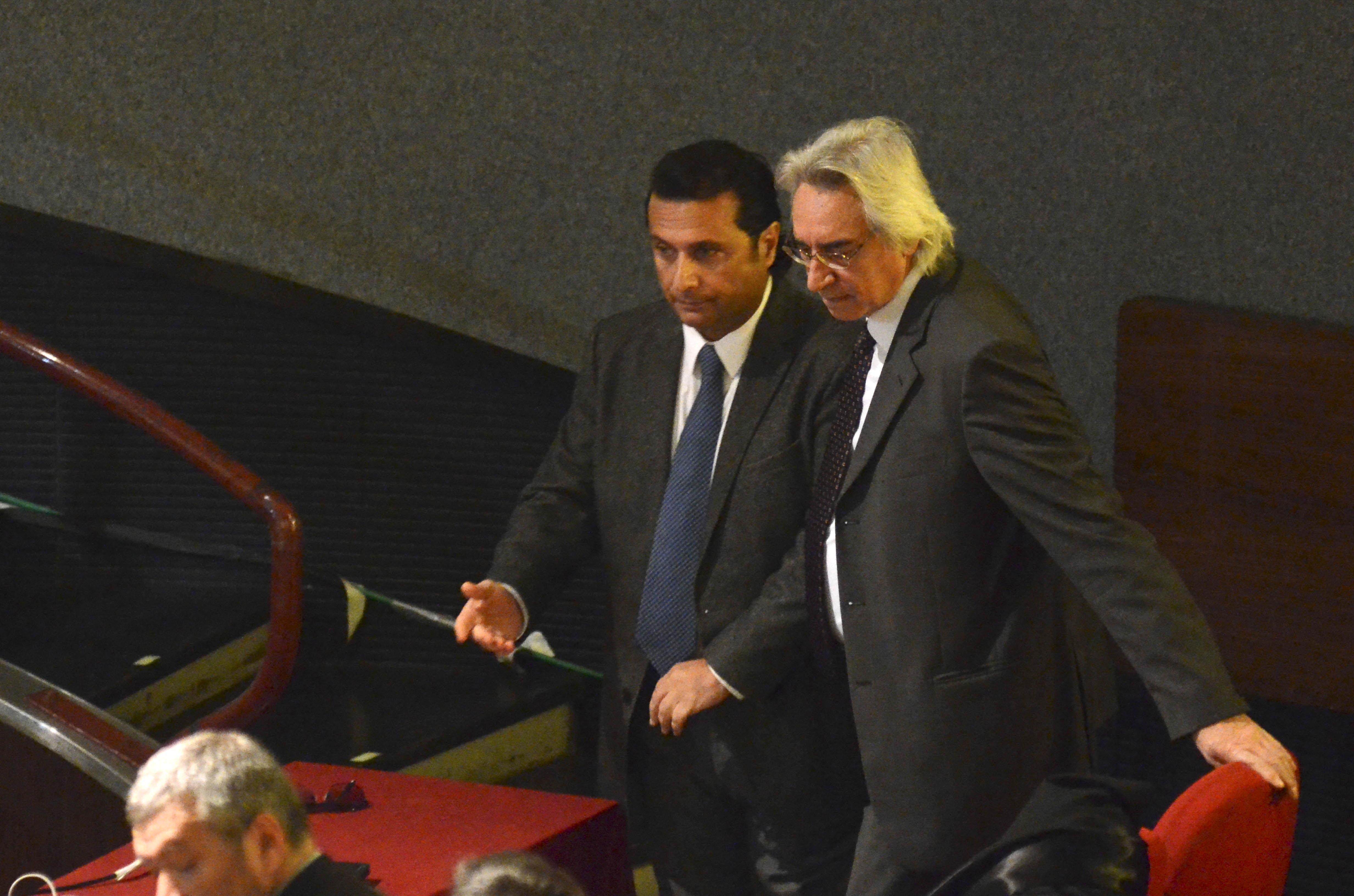 Francesco Schettino e l'avvocato Domenico Pepe nell'aula del processo Costa Concordia