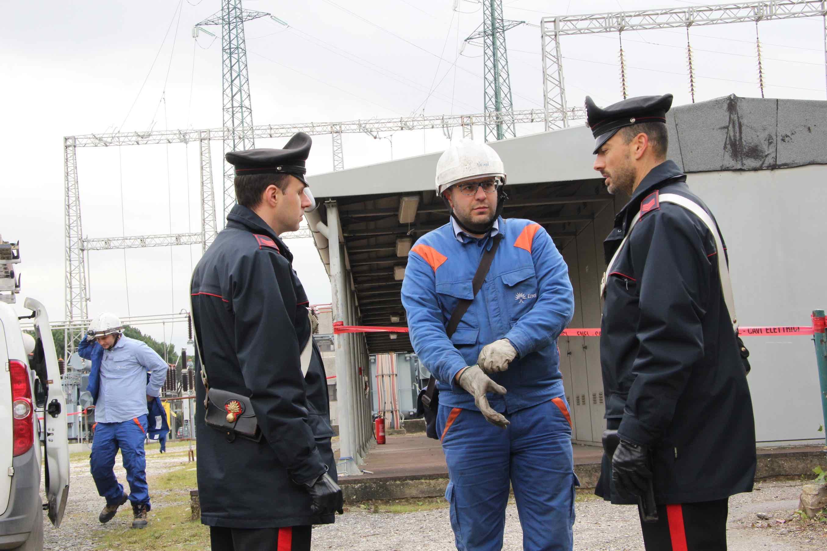 L'intervento dei carabinieri in via di San Paolo