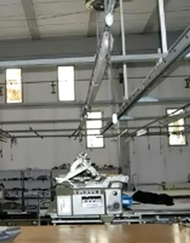 Uno scorcio dell'interno del capannone