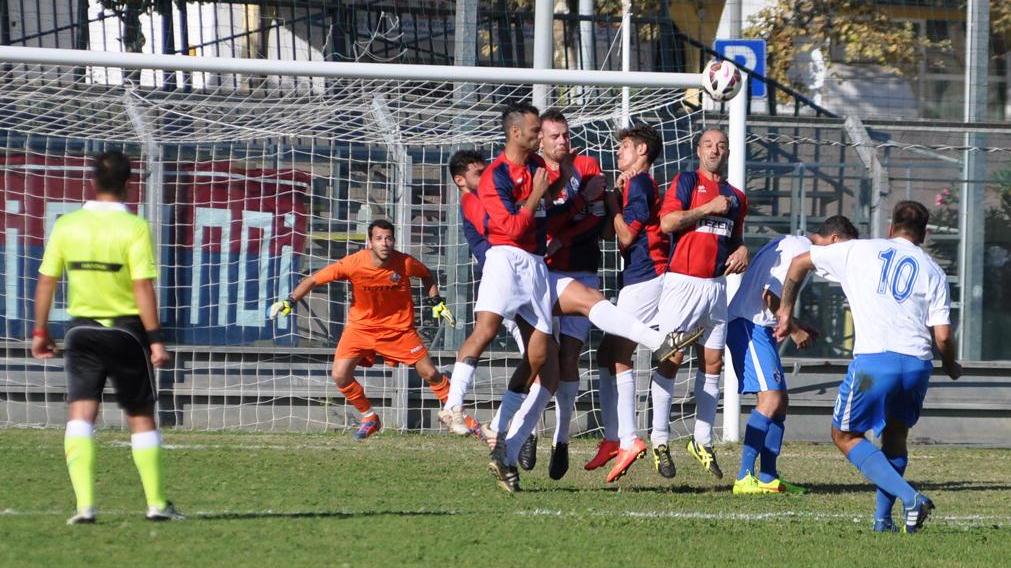Un'azione di gioco in Prima categoria