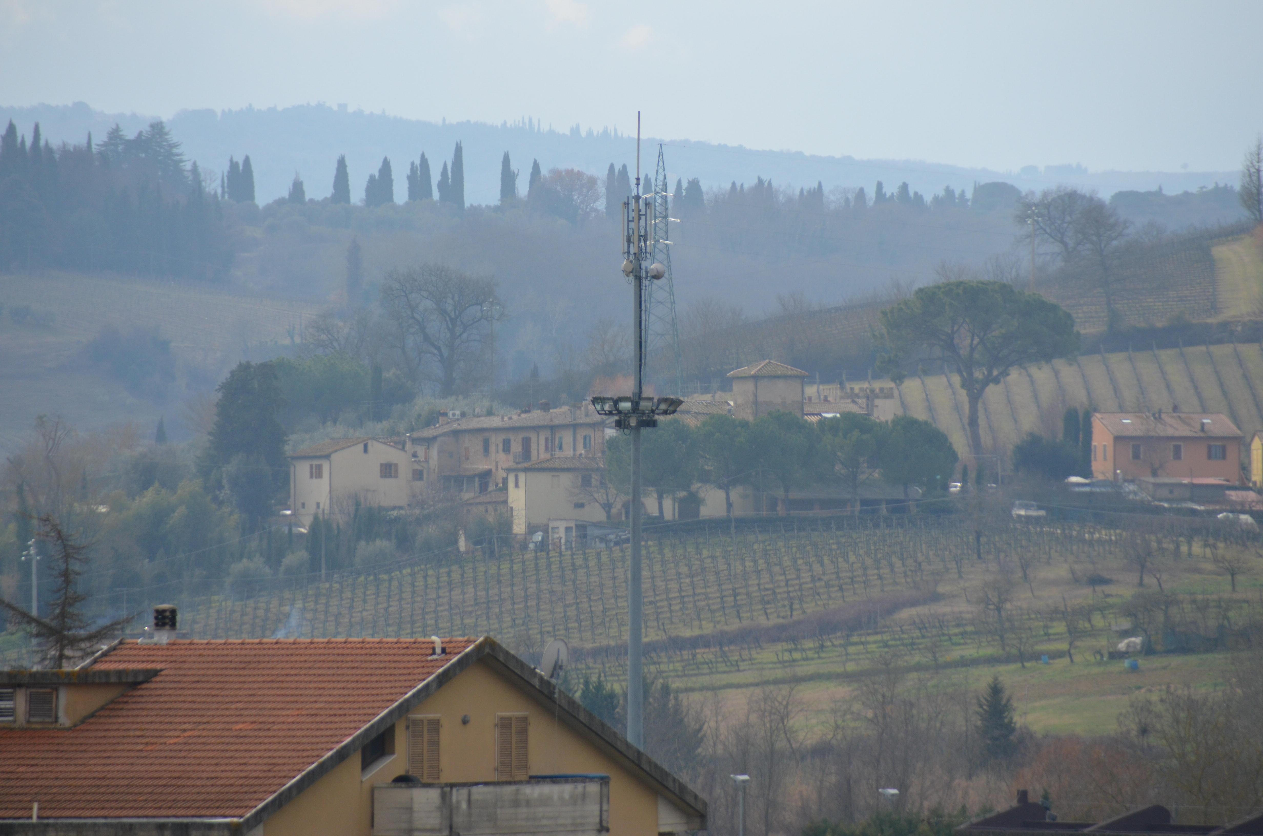 Uno dei ripetitori a Certaldo 